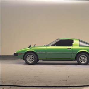 1_Mazda_RX-7_1978_sideview_screen