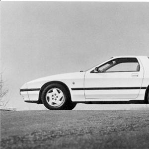 1_mazda_rx-7_1986_020_screen