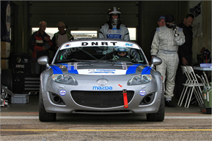 Middenmoot voor Mazda Endurance Challengers tijdens openingsrace seizoen 2014