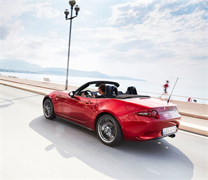 1_mx-5-action-01-screen