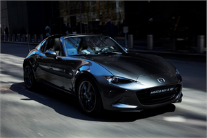 1_MX-5-RF_Machine_Grey_Action_01_2016
