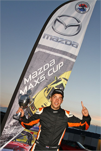 Youri Verswijveren kampioen Autowasbon Mazda MaX5 Cup 2016