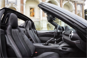 1_Mazda_MX-5_RF_in_Rome_2016_11