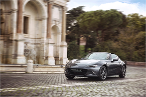 1_Mazda_MX-5_RF_in_Rome_2016_8