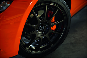 1_MAZ1901_2019_MX-5_ROADSTER_SOFTTOP_RF_19CY_30th_SV_US_LHD_C05_EXT_RAYS_BREMBO_39L