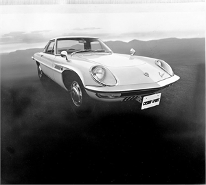 1_Mazda_Cosmosport_1
