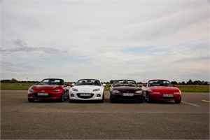 1_2019_MX-5_AllGen_Exterior_016