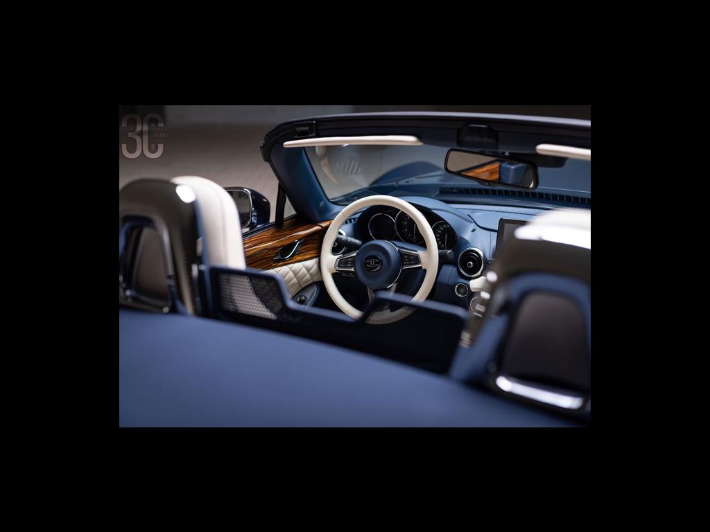 hurtangrandalbaycin30thanniversaryspecialedition24